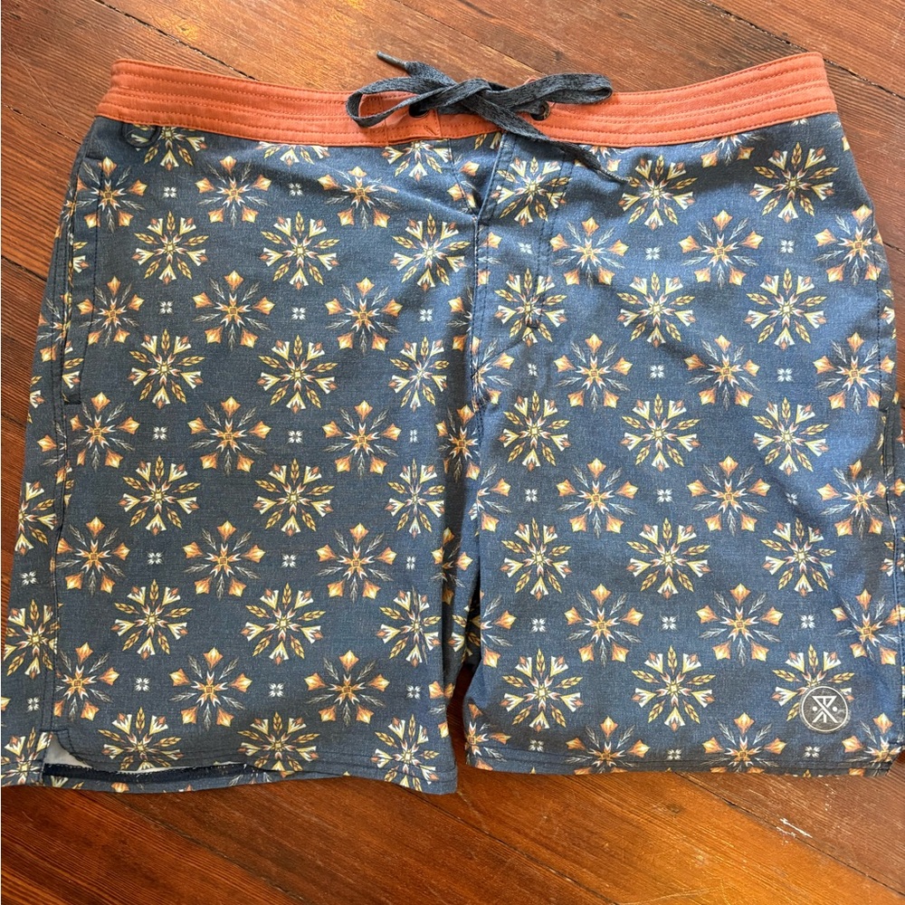 Roark - chiller series boardshorts.  33 waist.  Gently worn, no blemishes.